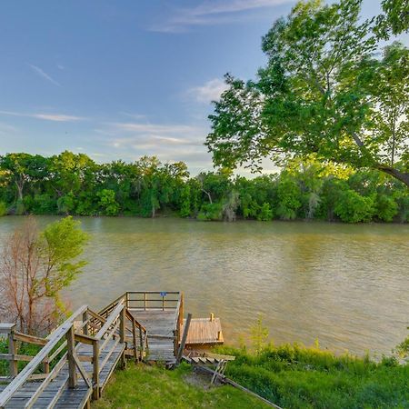 דירות ווייקו Rustic River Cabin With Dock And Covered Deck! מראה חיצוני תמונה