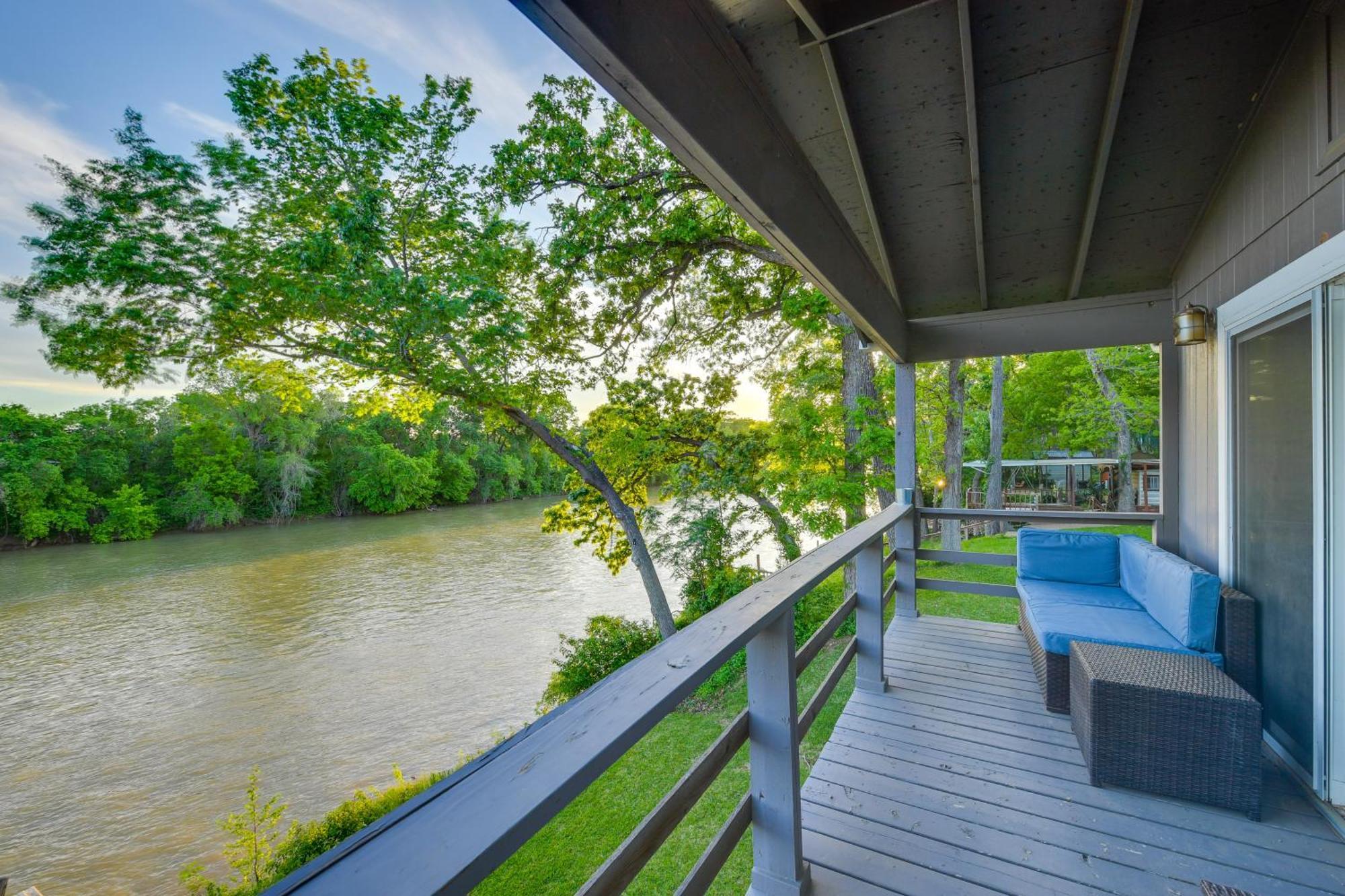 דירות ווייקו Rustic River Cabin With Dock And Covered Deck! מראה חיצוני תמונה